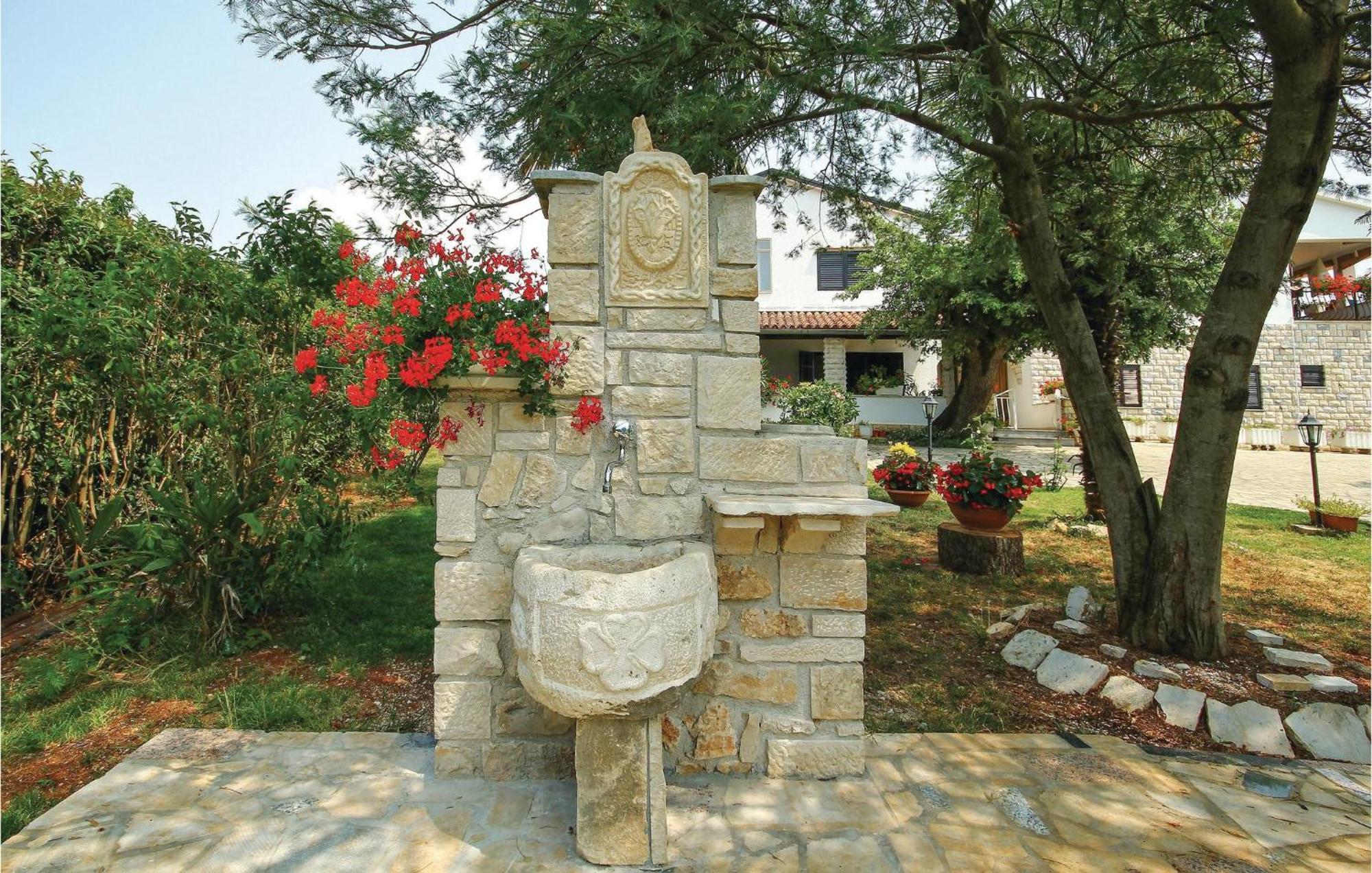 Beautiful Apartment In Porec With Wifi Екстериор снимка