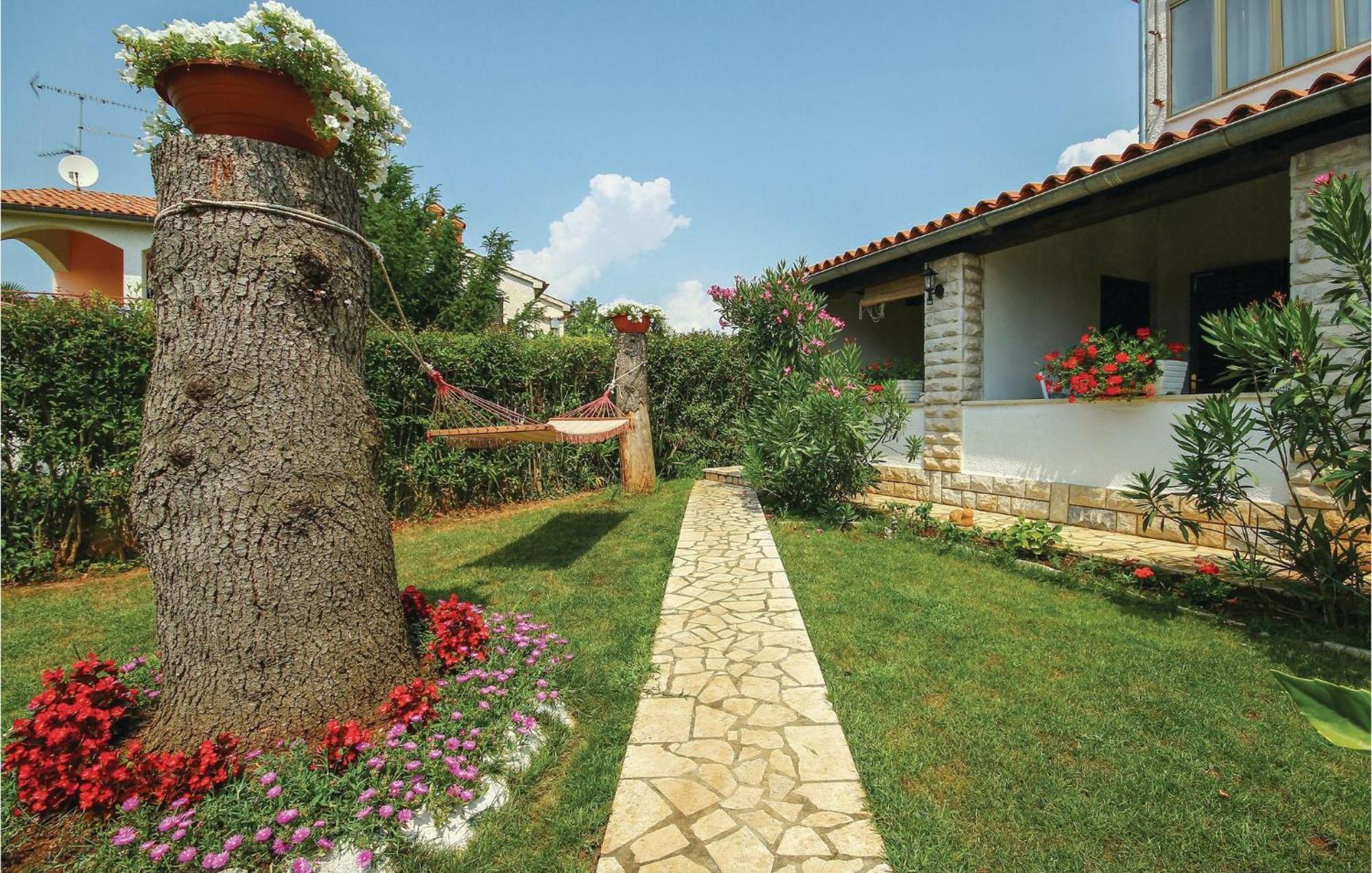 Beautiful Apartment In Porec With Wifi Екстериор снимка